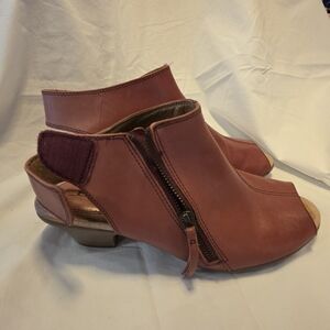 Earth Peep-Toe Leather Mules in Warm Brown